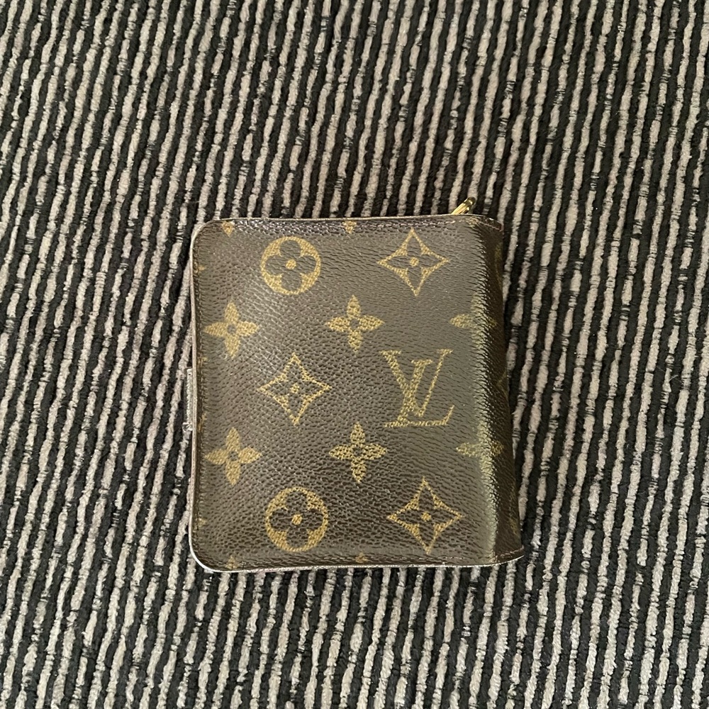 Louis Vuitton zip monogram compact wallet - Picture 2 of 6